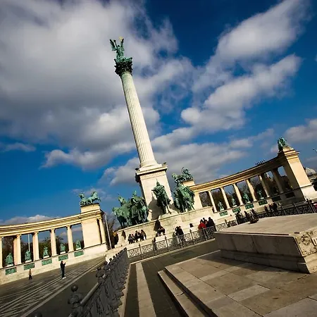 Little Americas Westend