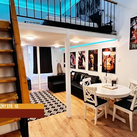 아파트 Little Americas Westend