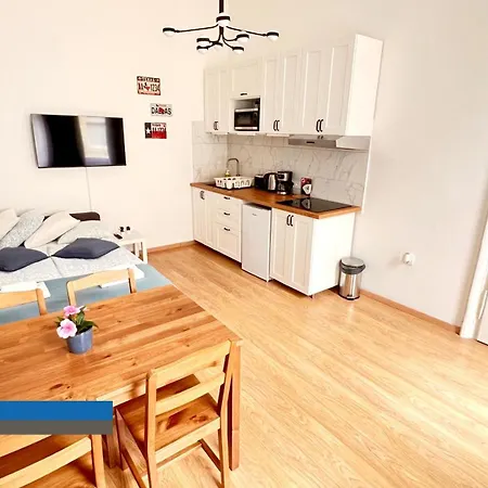 Little Americas Westend *