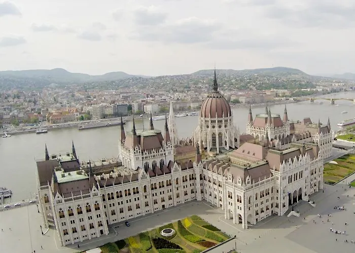 Апартаменты Little Americas Westend *