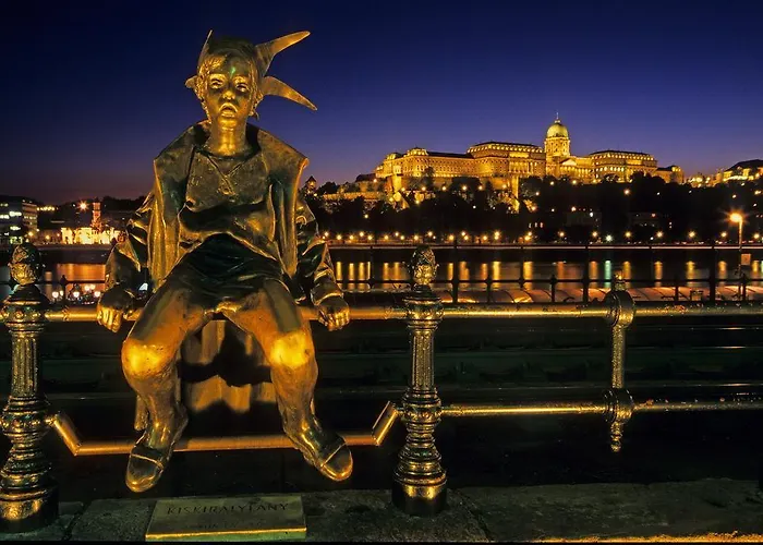 Апартаменты Little Americas Westend