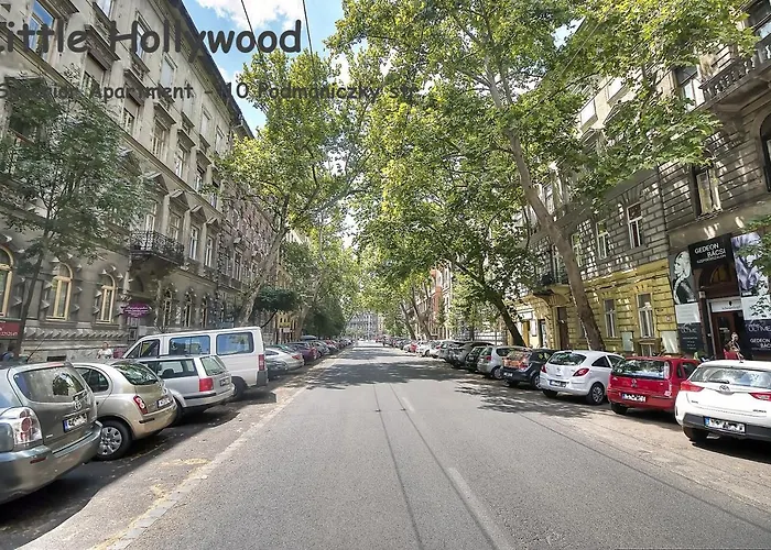 Апартаменты Little Americas Westend